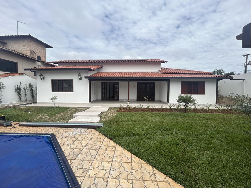Ville de Montagne — Residência concluída, vista do jardim