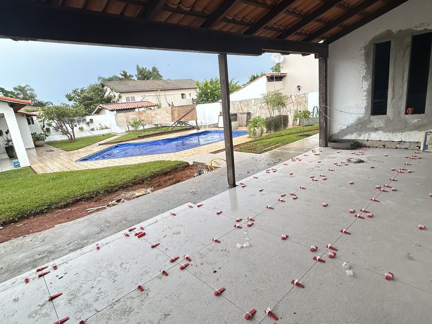 Ville de Montagne — Assentamento do porcelanato da varanda